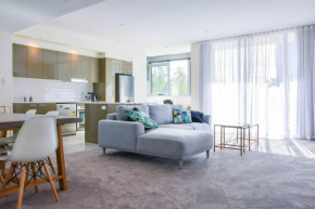 Spacious sun-drenched apartment, centrally located